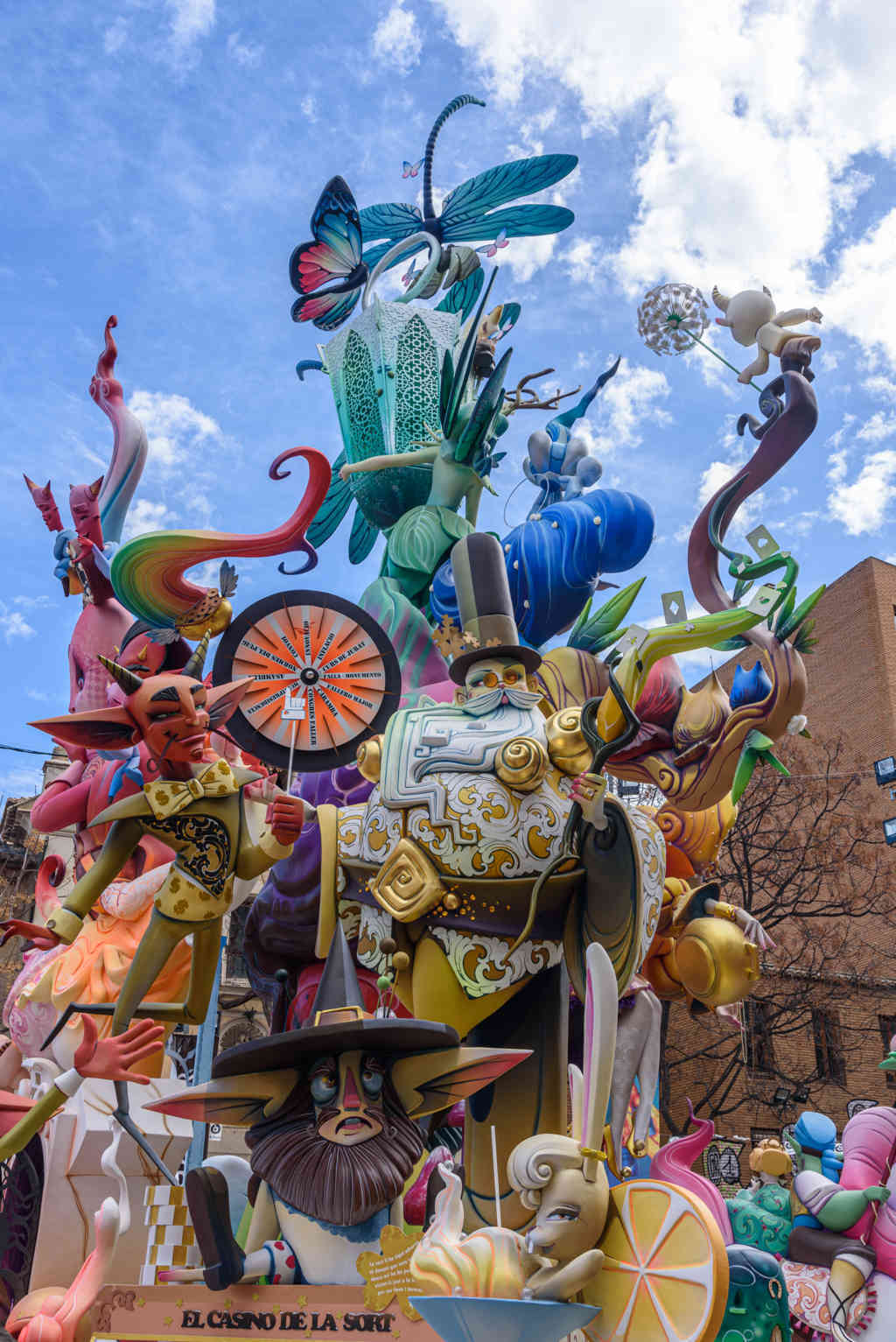 Valencia - fallas 2023 - 4 premio - falla Na Jordana - Clover earth 07.jpg